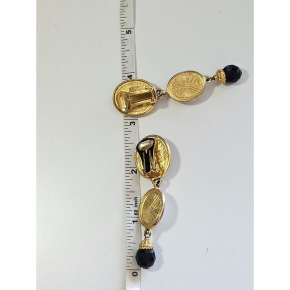 Classiques for Nordstrom gold tone vintage clip on earrings - Picture 5 of 9